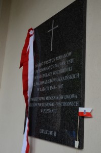 Tablica poświęcona polskim ofiarom nacjonalistów z OUN UPA w kościele o.o. Dominikanów w Poznaniu - fot. J. Kołodziej